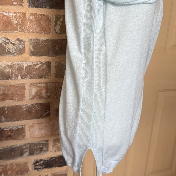 GAP Soft Minty Blue Linen V-Neck Tunic Sweater Ribbed Side Insets Vented Hem - Picture 4 of 12